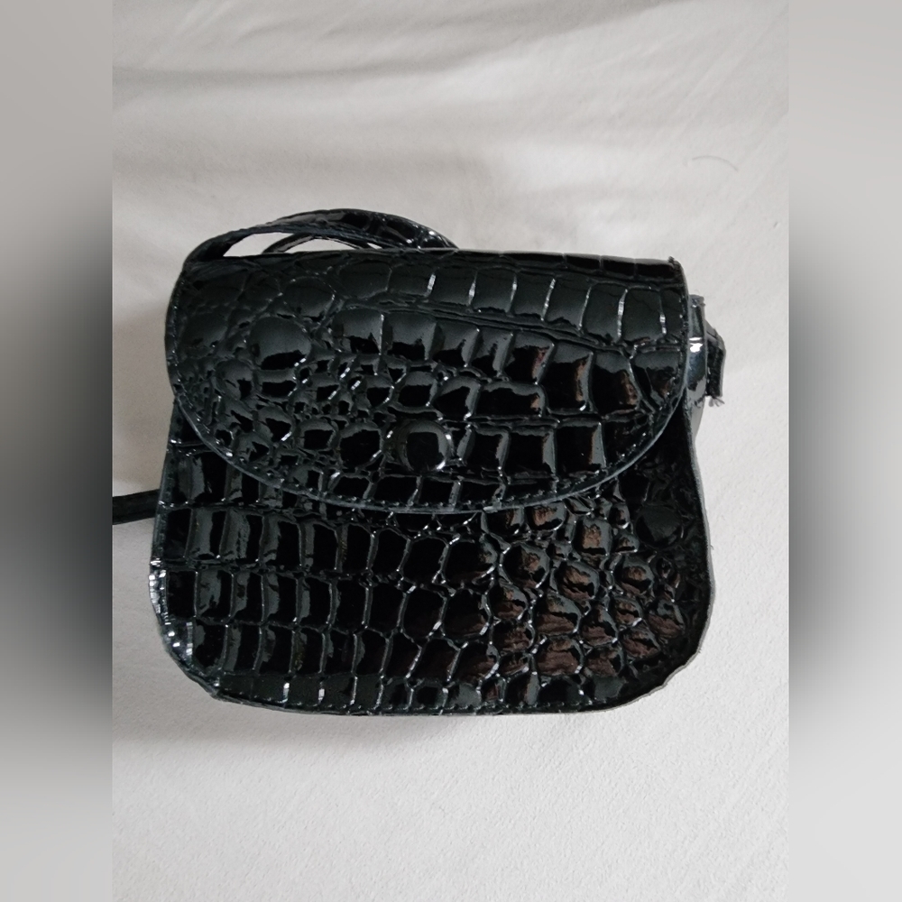 NWOT faux black crocodile purse